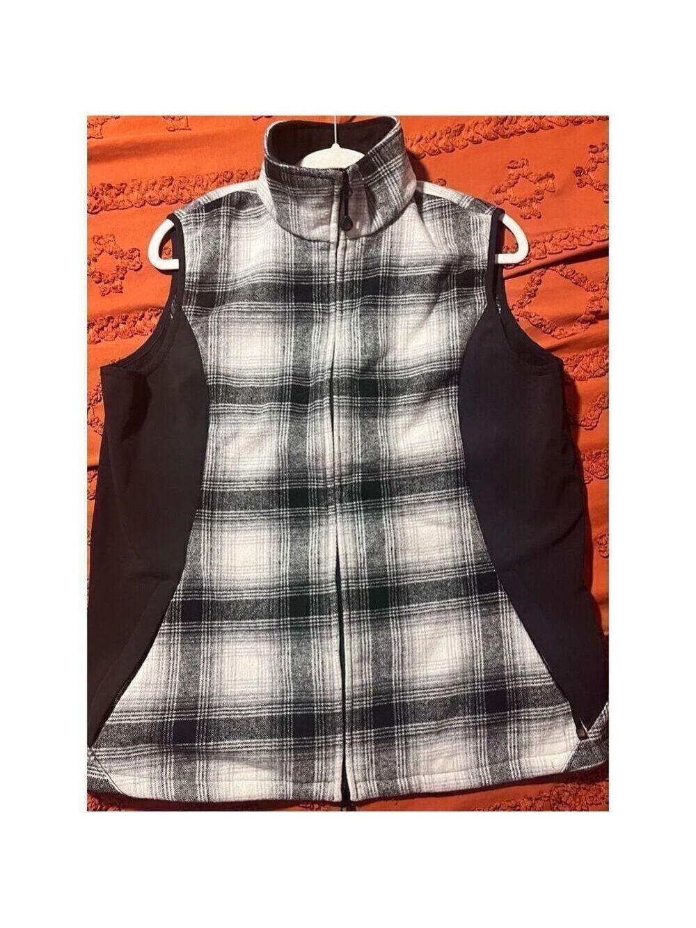 Woolrich vest size large women's black white classic slimming zipper